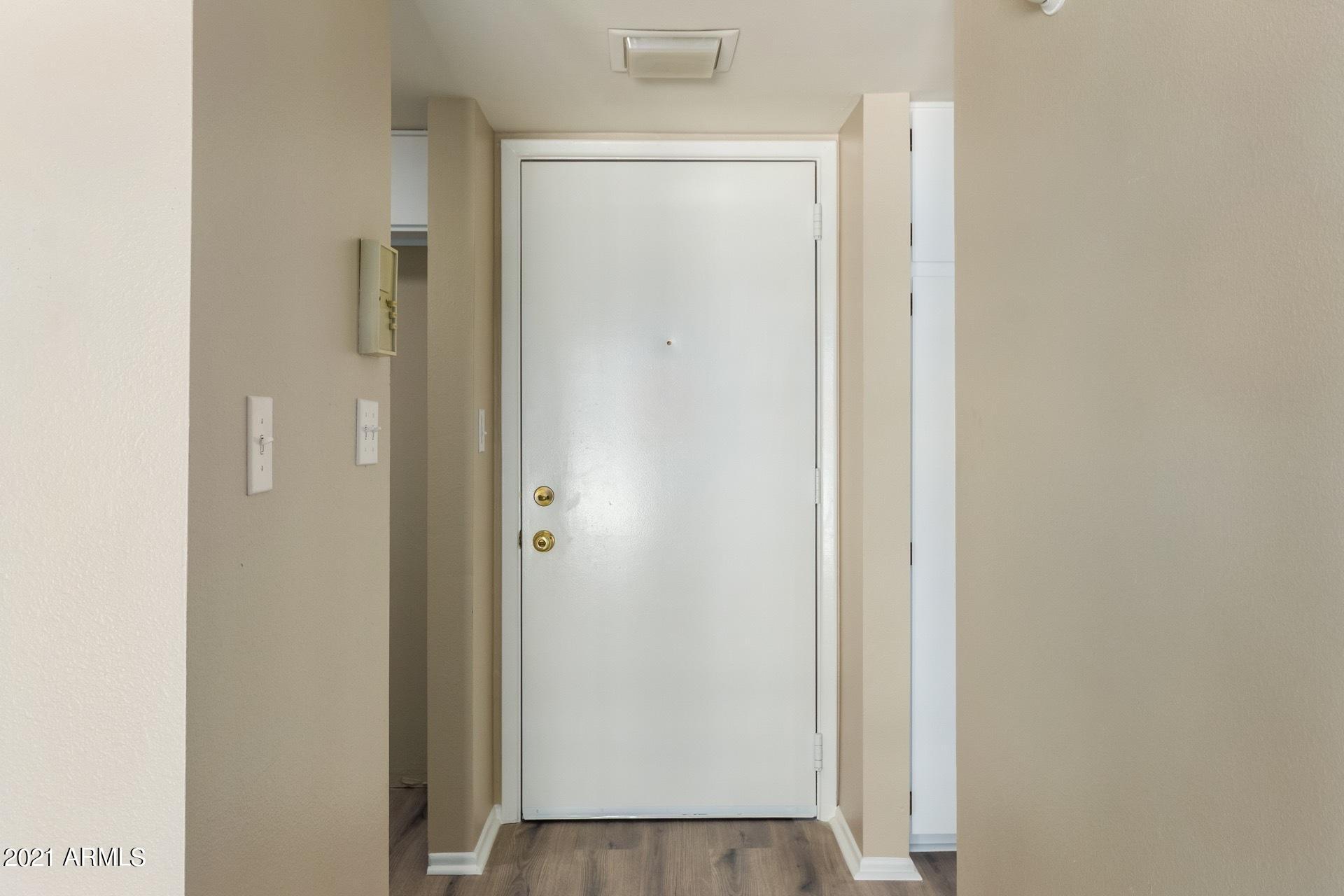 Property Photo: 3033 E Devonshire Avenue 2031 AZ 85016