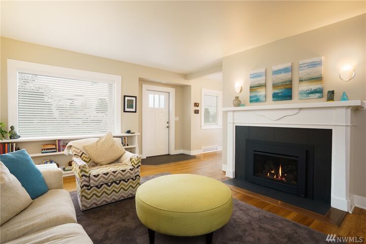 Property Photo:  1111 K Ave  WA 98221 