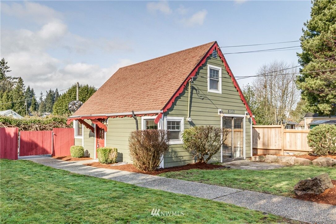 Property Photo: 6120 Lombard Avenue WA 98203