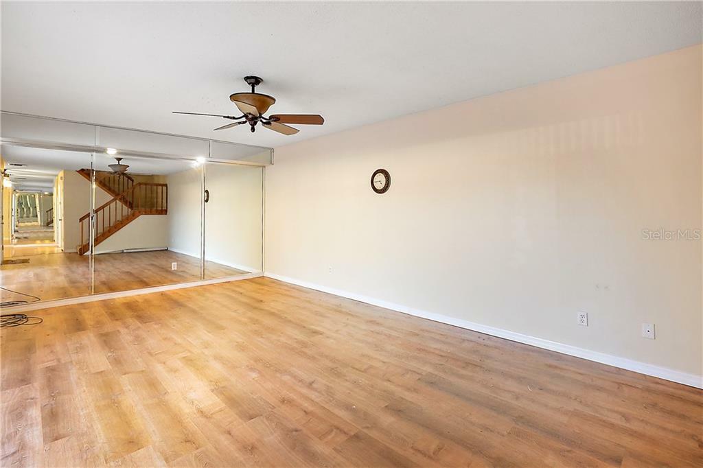Property Photo: 2942 Poplar Avenue FL 34748