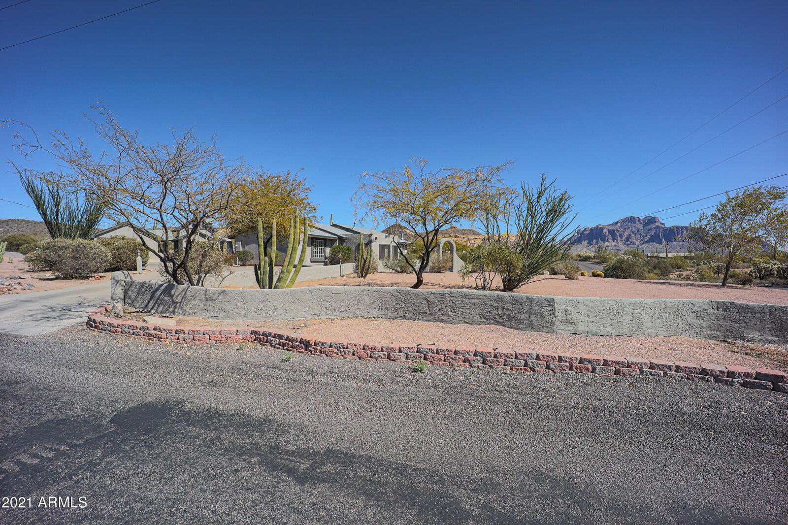 Property Photo: 5425 N Cactus Road AZ 85119