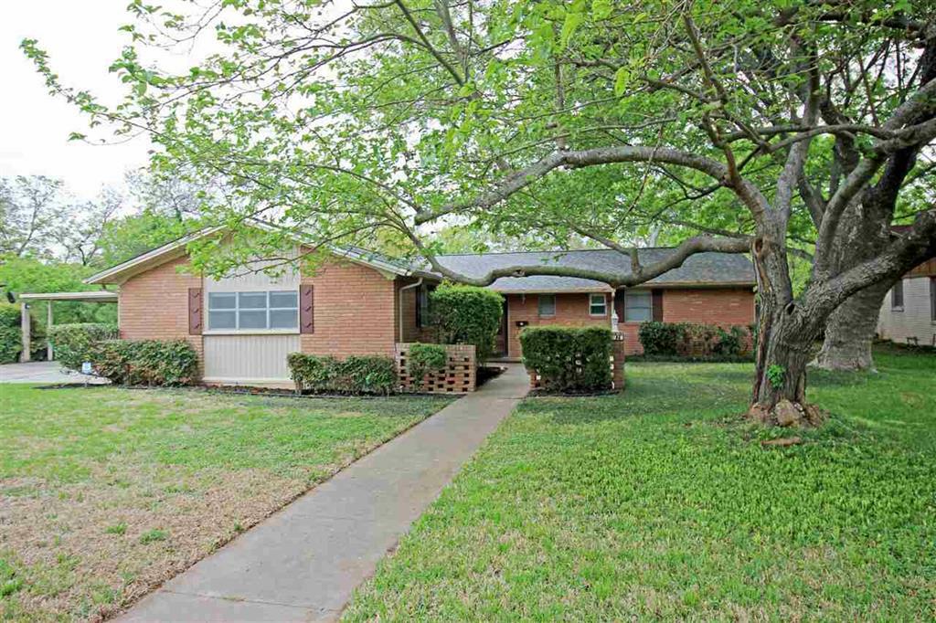 Property Photo:  5620 Woodcastle Drive  TX 76710 