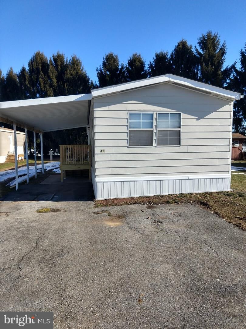 Property Photo:  41 Hinden Homes  PA 17517 