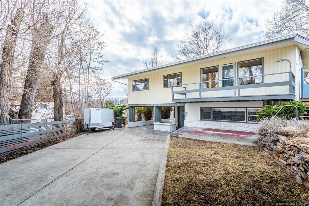 1418 Bankhead Crescent  Kelowna BC V1Y 3V5 photo
