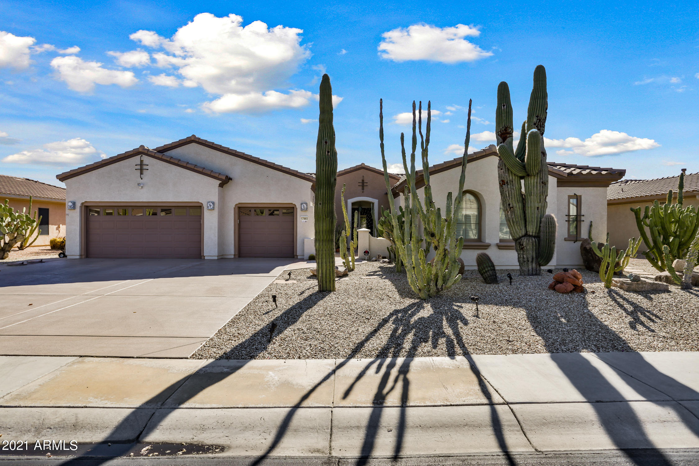 Property Photo: 17965 W Tierra Del Sol Drive AZ 85387