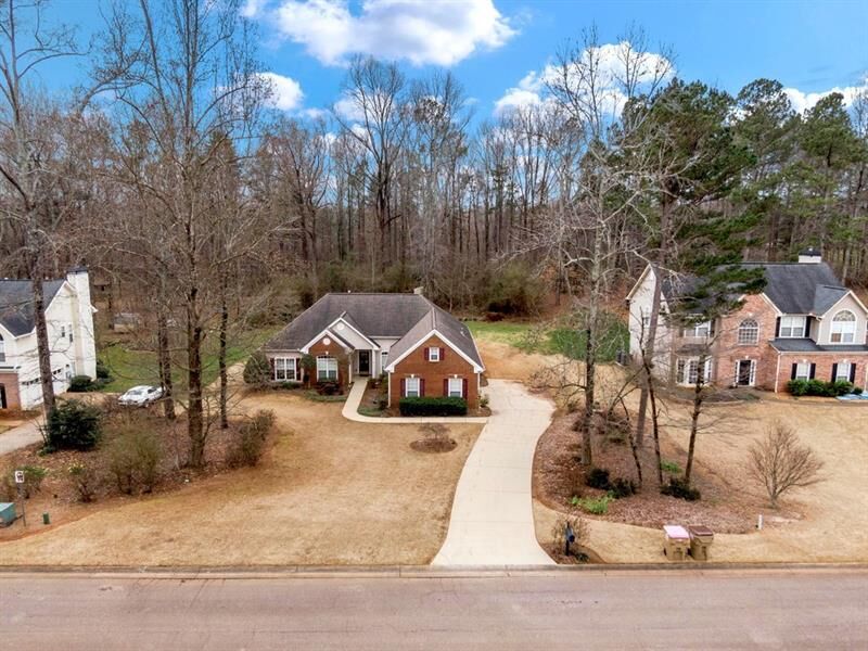 Property Photo:  1152 Overland Park Drive  GA 30517 