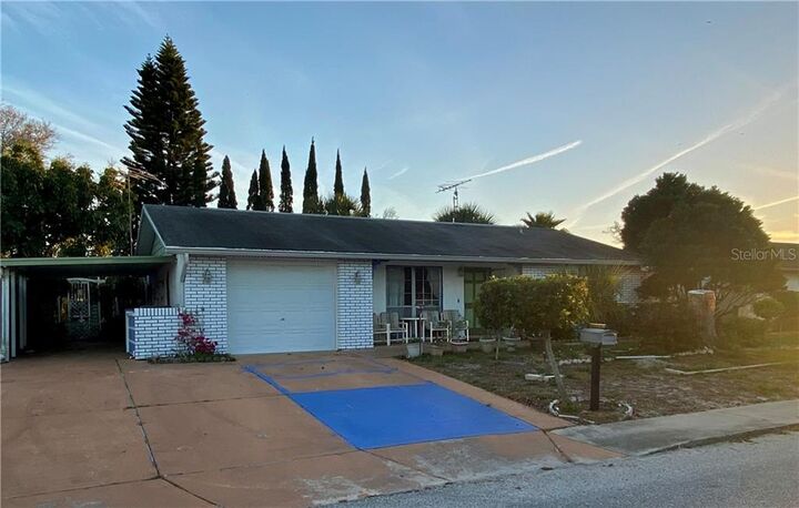 Property Photo: 6904 Tierra Verde Street FL 34668