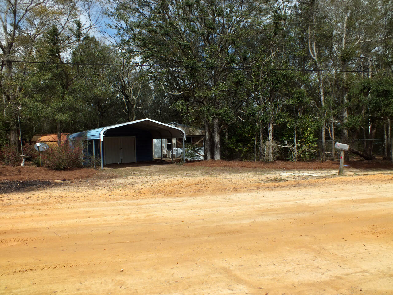 Property Photo: 134 Double L Road FL 32433