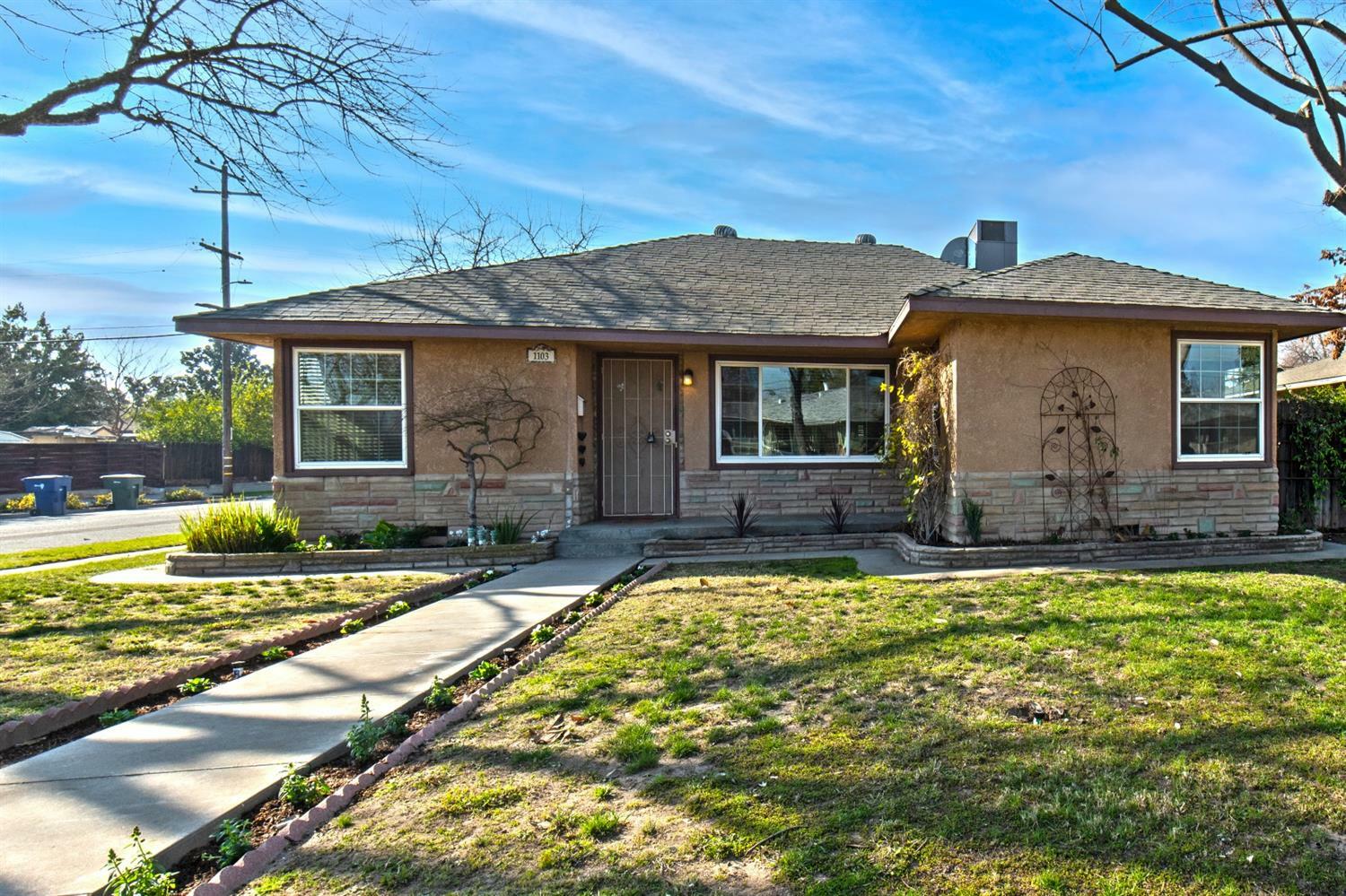 1103 W Brown Avenue  Fresno CA 93705 photo