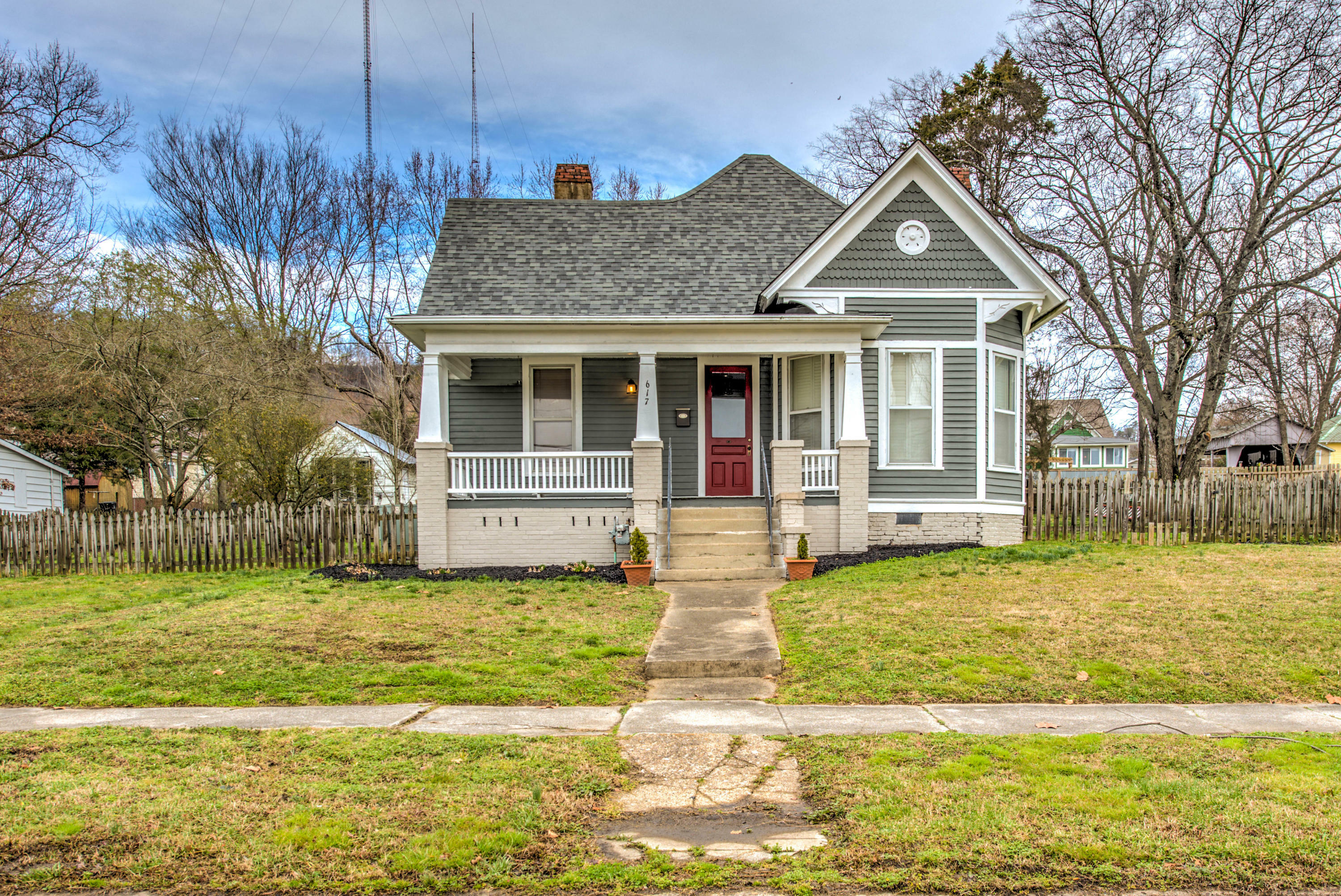 Property Photo:  617 Chickamauga Ave  TN 37917 