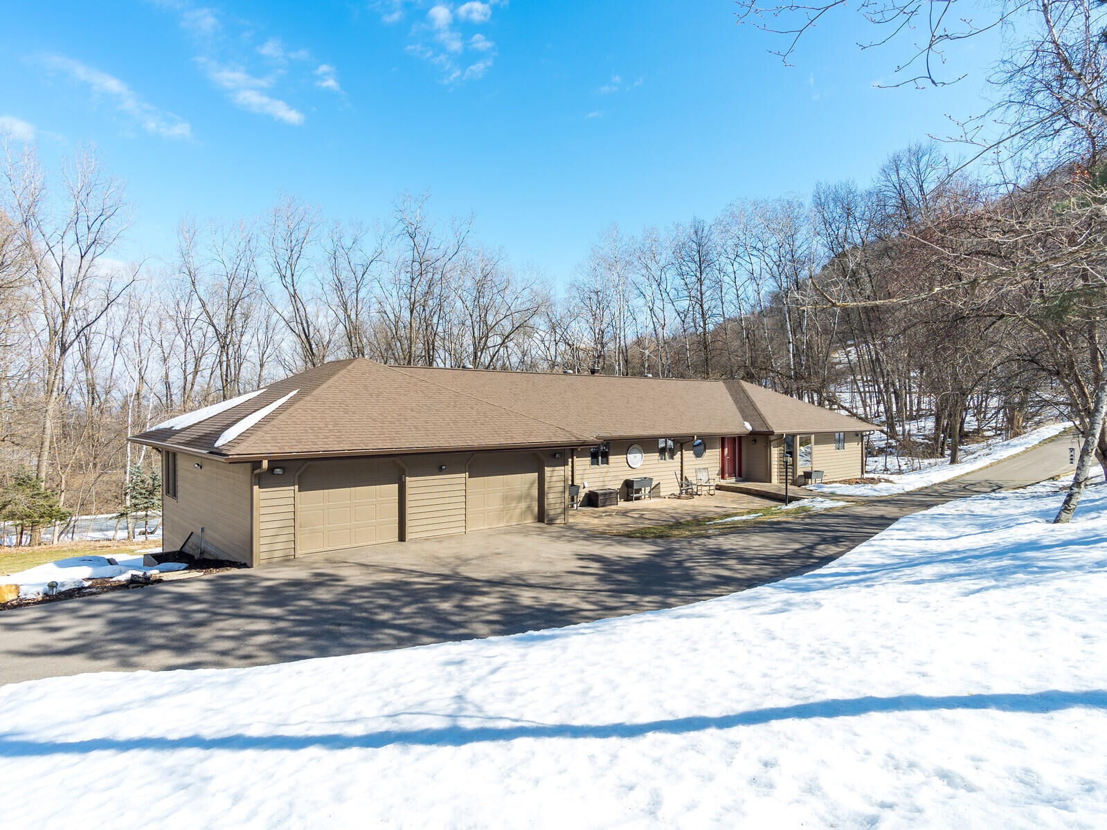 Property Photo:  47060 Queens Cove Cir  MN 55947 