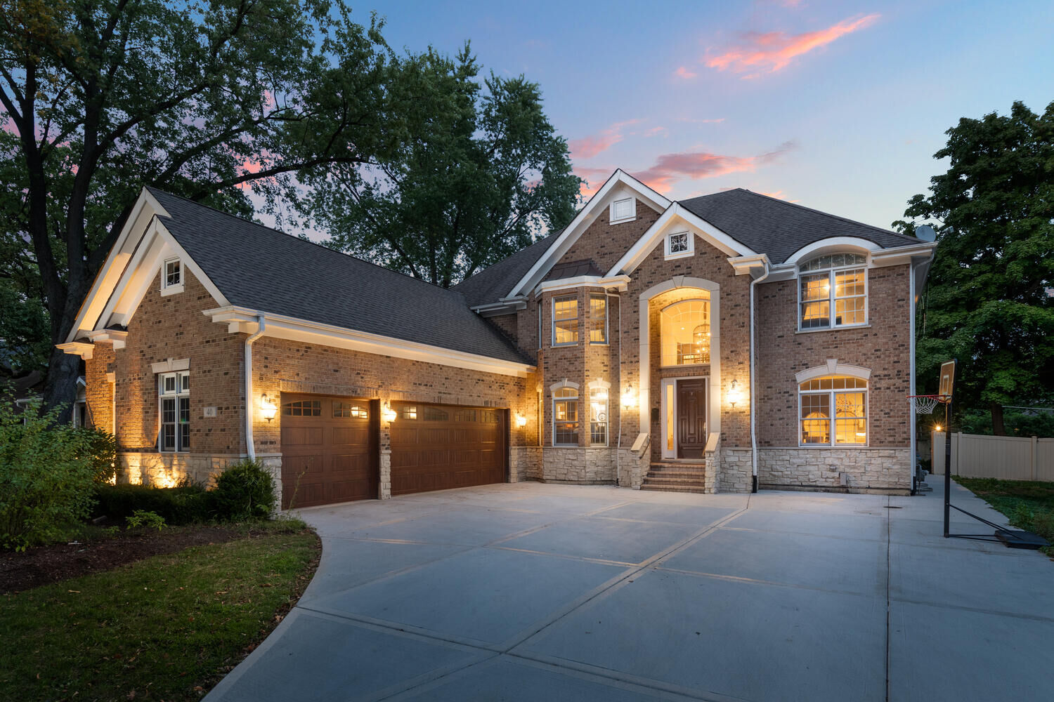 Property Photo:  40 S Parkway Drive  IL 60540 