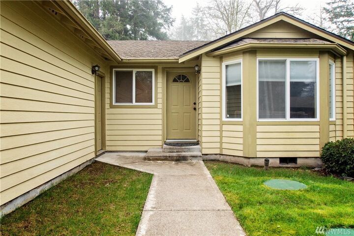 Property Photo:  1718 Island Dr NW  WA 98502 