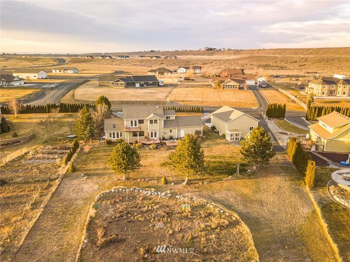 Property Photo: 5541 Road 6.6 NE WA 98837