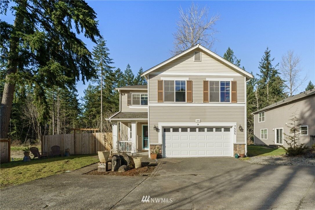 Property Photo:  7605  208th Avenue E  WA 98391 