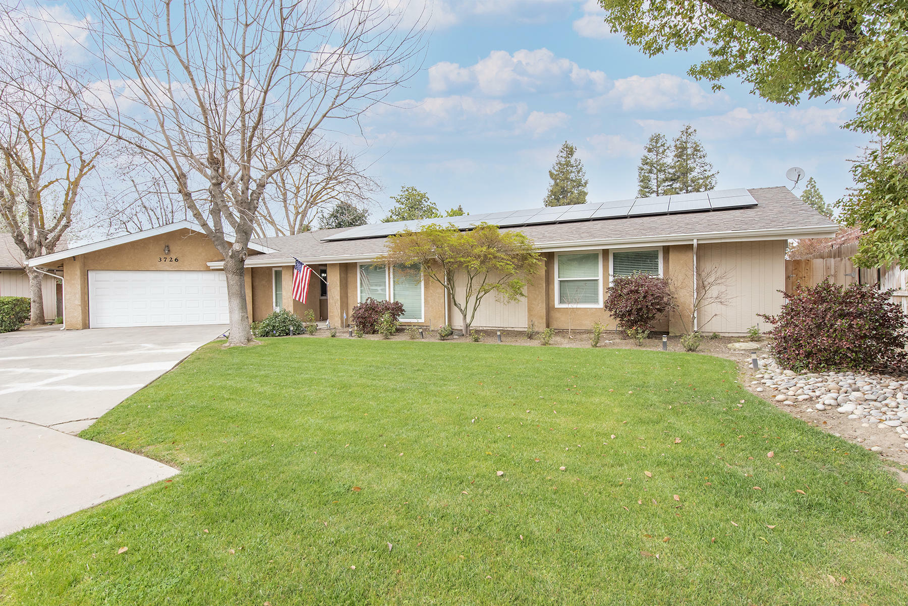 Property Photo:  3726 W Palmer Court  CA 93291 