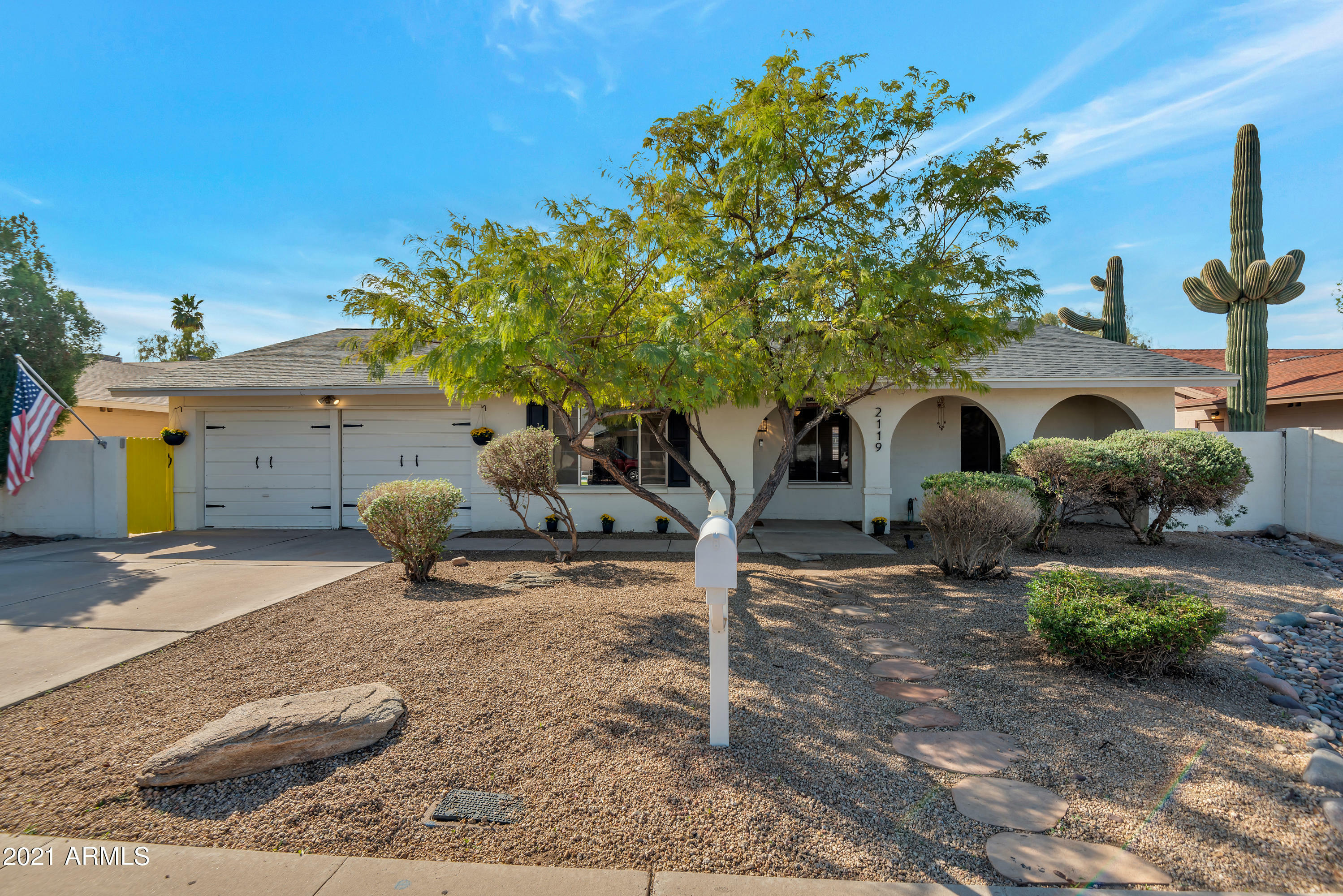 Property Photo: 2119 E Yale Drive AZ 85283