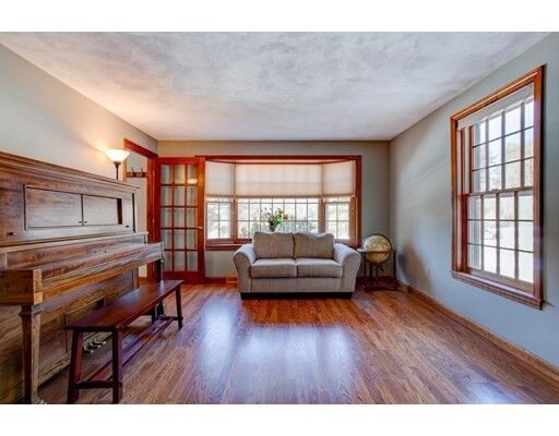 Property Photo: 5 Little Bear Hill Rd MA 01886