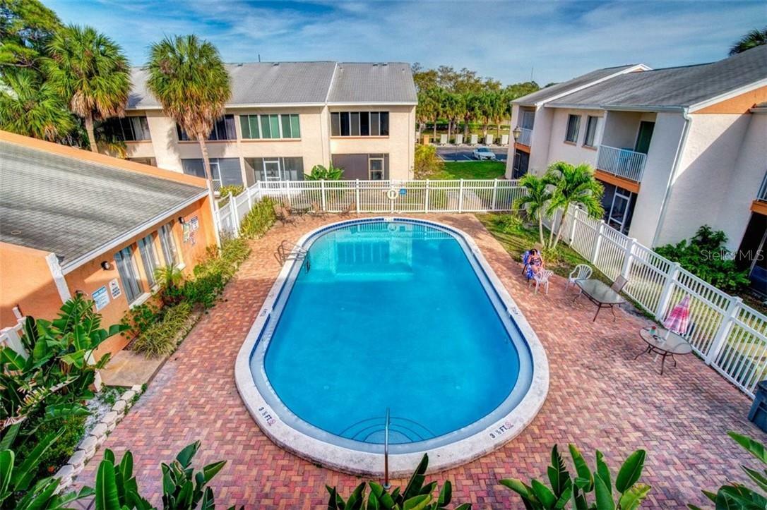Property Photo: 9960 5th Street N 301 FL 33702