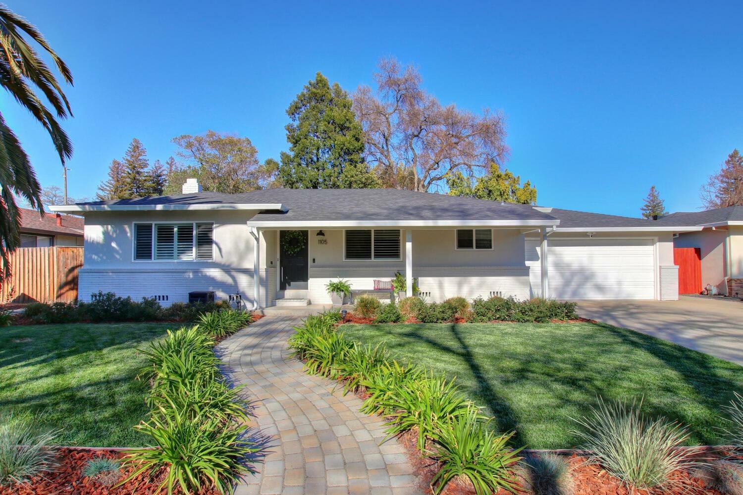 Property Photo:  1105 Derick Way  CA 95822 