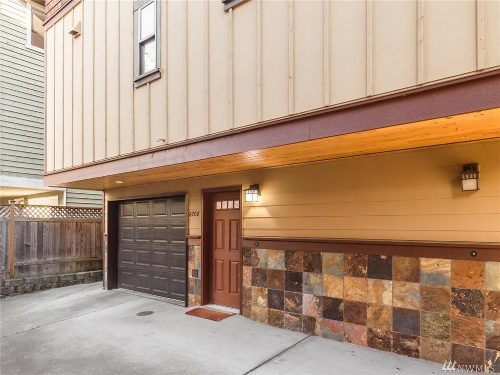 Property Photo: 6708 Alonzo Ave NW WA 98117