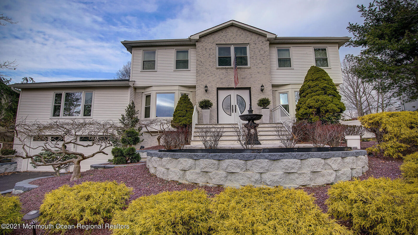 Property Photo:  23 Country Oaks Drive  NJ 07726 