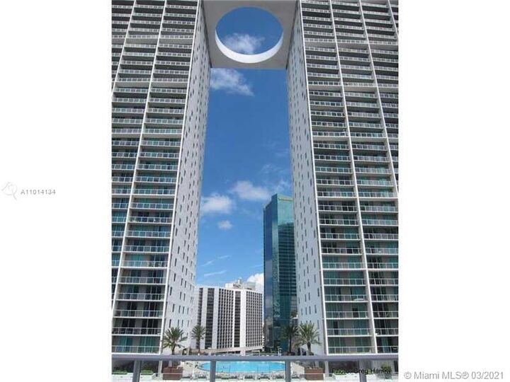 Property Photo: 500 Brickell Ave 2303 FL 33131