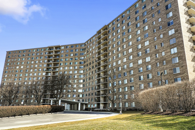 Property Photo:  7141 N Kedzie Avenue 1403  IL 60645 