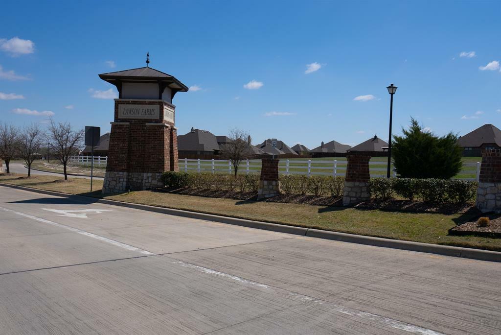 Property Photo:  409 Belmont Drive  TX 76065 