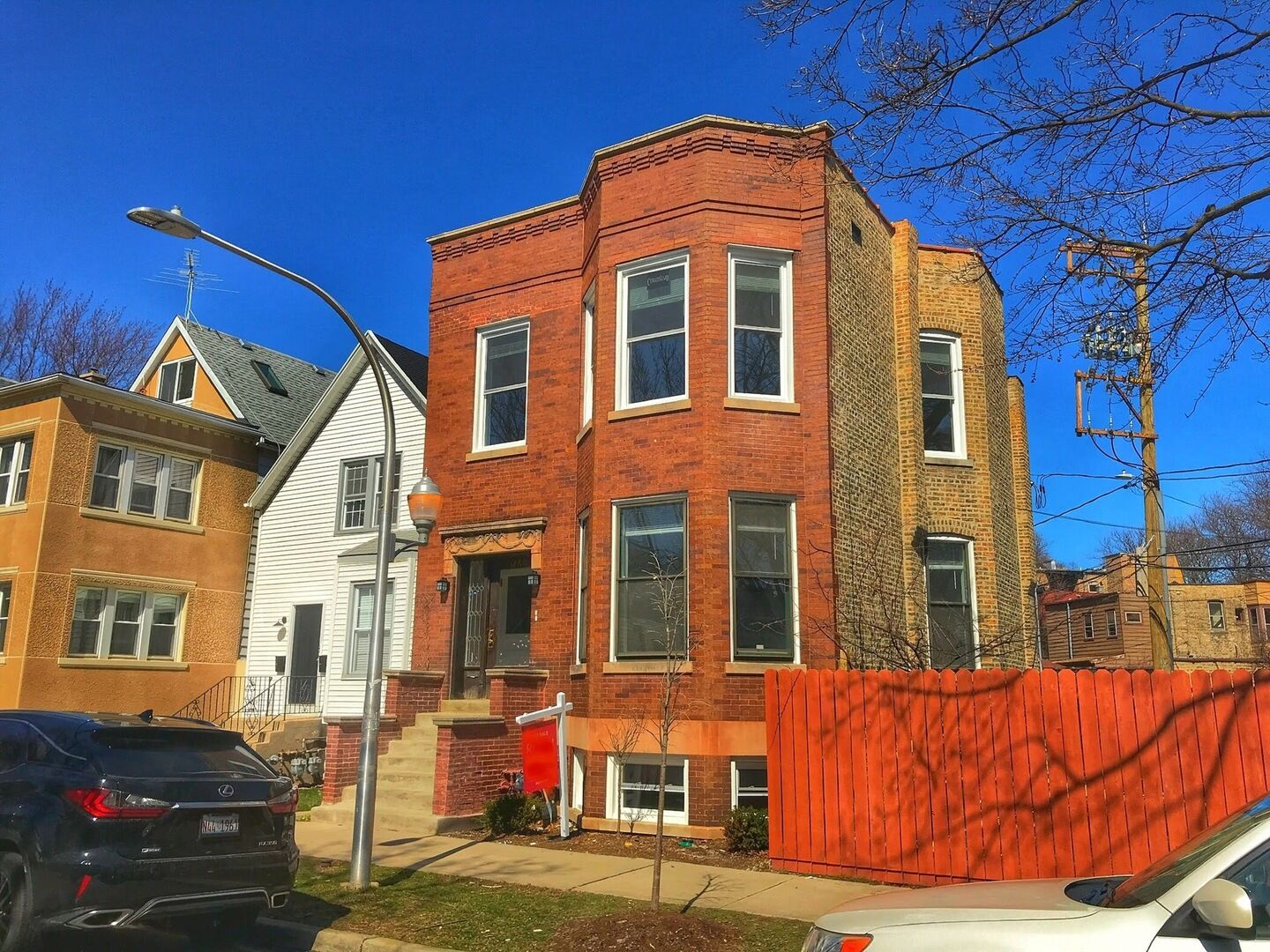 Property Photo: 1260 W Victoria Street IL 60660