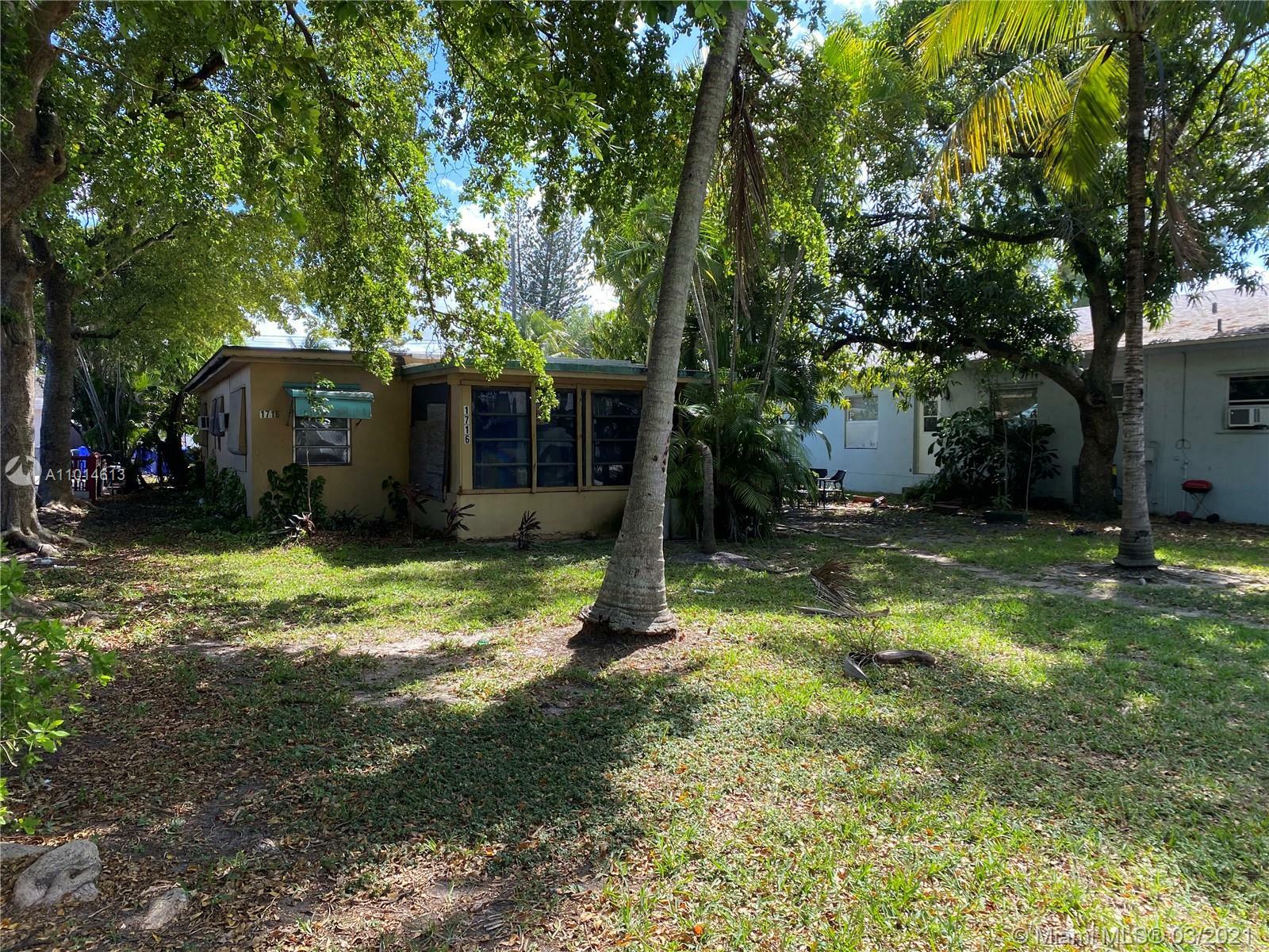 Property Photo:  1716 Roosevelt St  FL 33020 