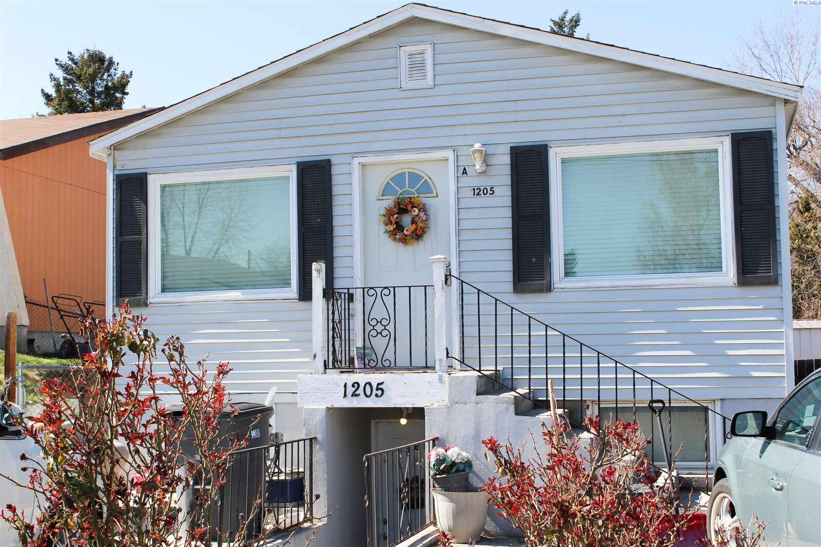 Property Photo: 1205 N Union WA 99336