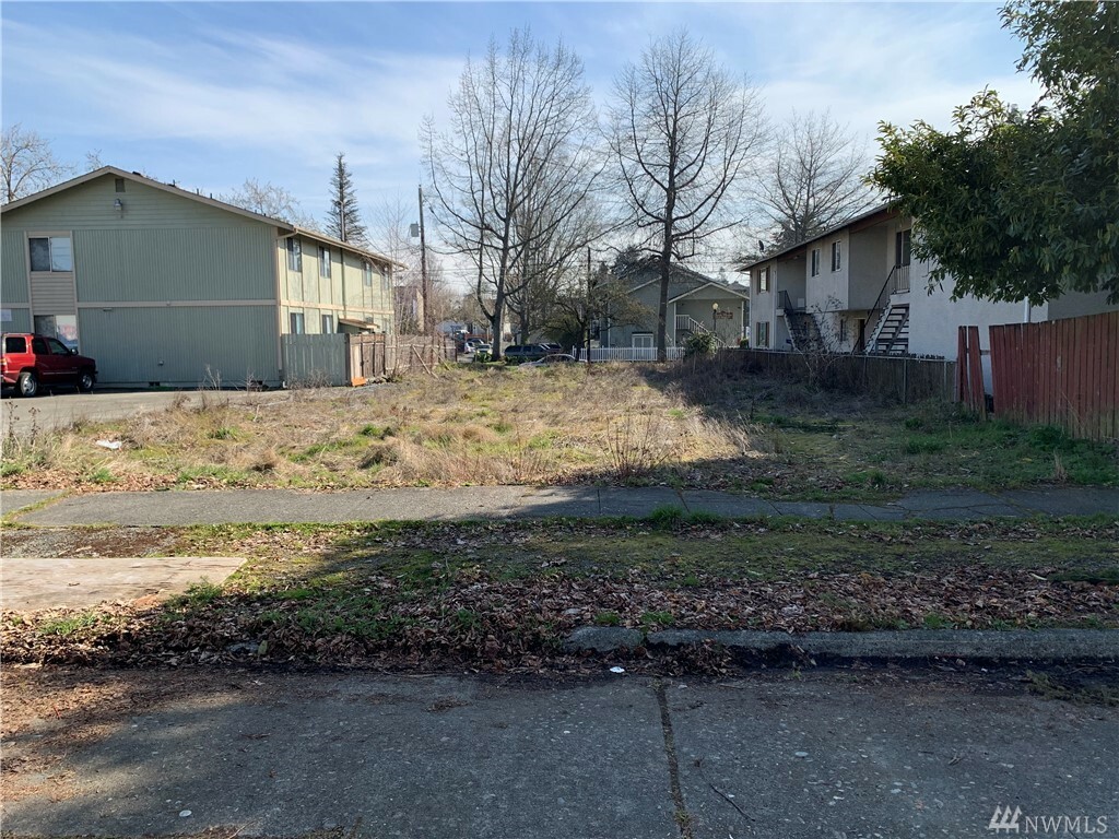 Property Photo: 618 S Steele St WA 98405