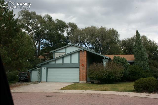 Property Photo:  640 E Cheyenne Mountain Boulevard  CO 80906 