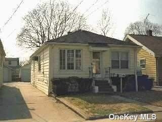 Property Photo:  126 Sycamore Street  NY 11552 