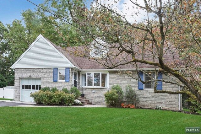 Property Photo:  329 Doremus Avenue  NJ 07452 