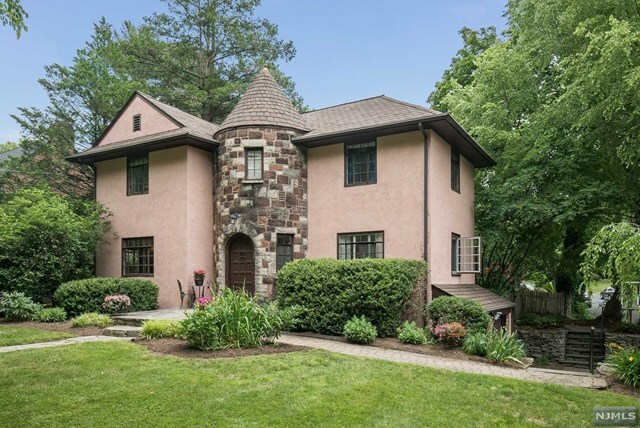 Property Photo: 27 Isabella Place NJ 07452