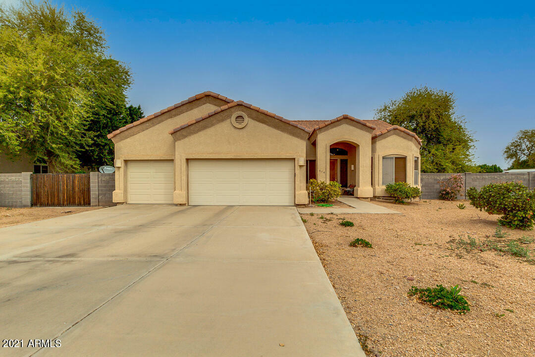 Property Photo:  836 E Kramer Street  AZ 85203 