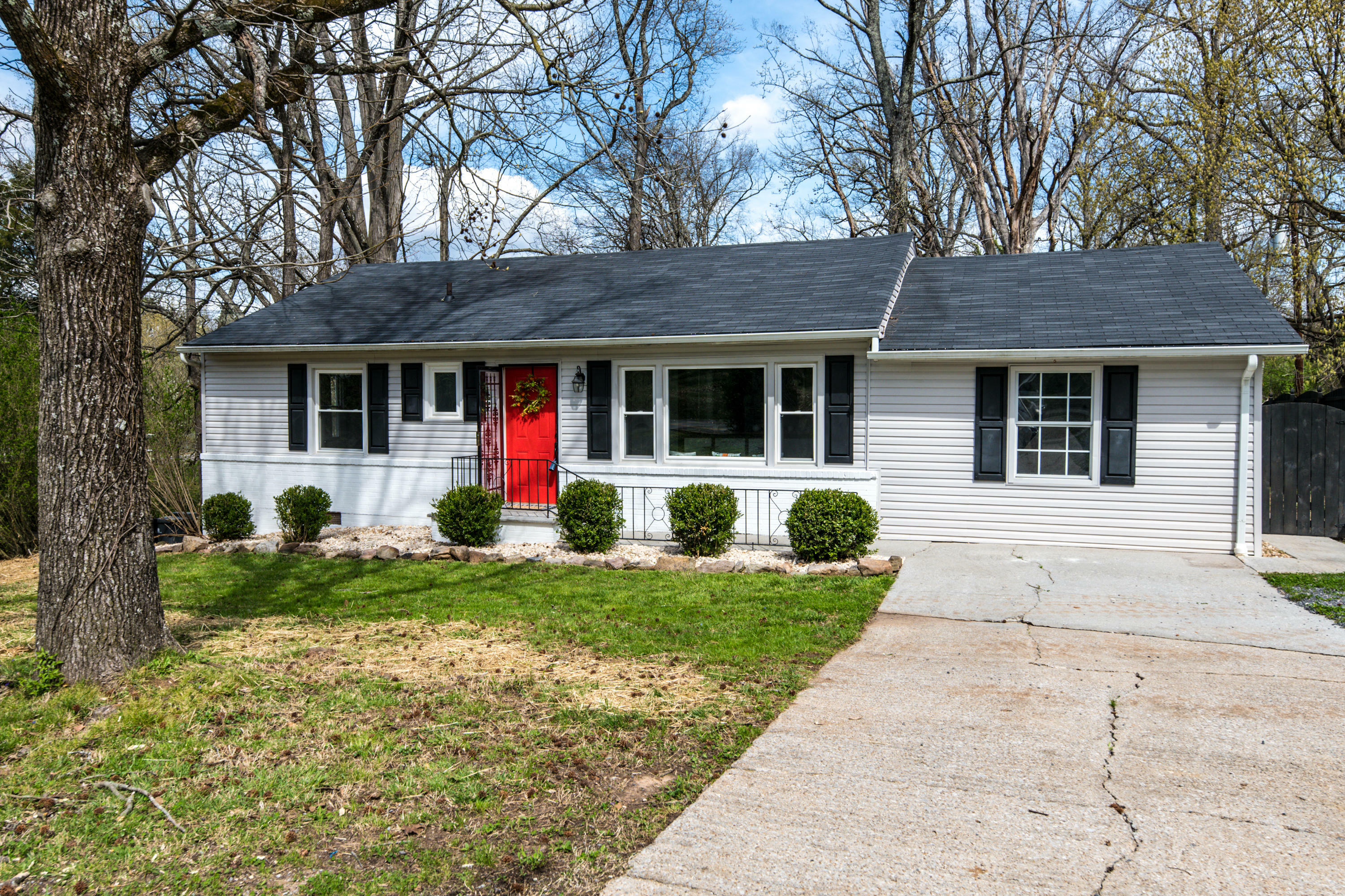 Property Photo:  2968 Sevier Ave  TN 37920 