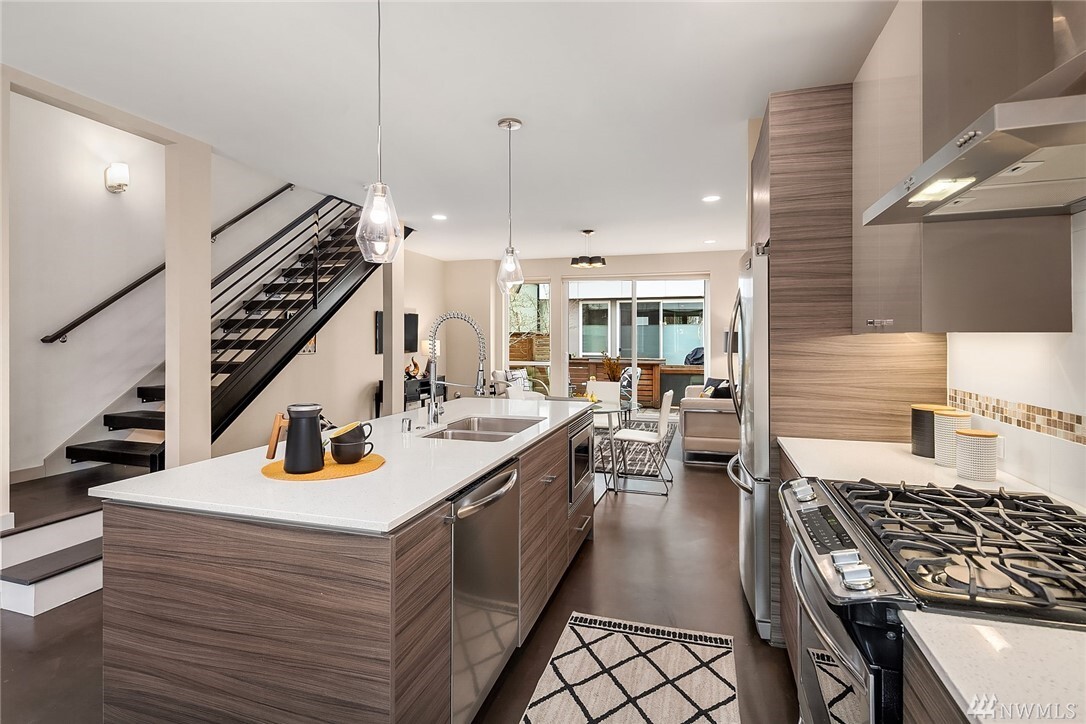 Property Photo:  7016 California Ave SW D  WA 98136 