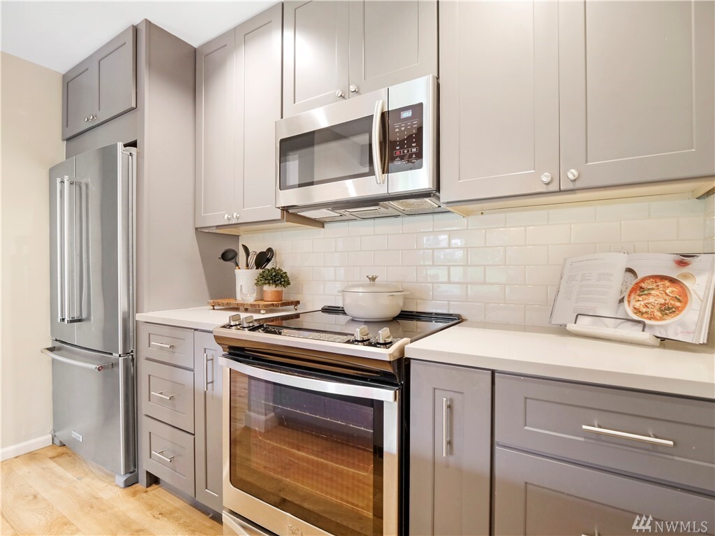 Property Photo:  12621 NE 130th Wy D103  WA 98034 