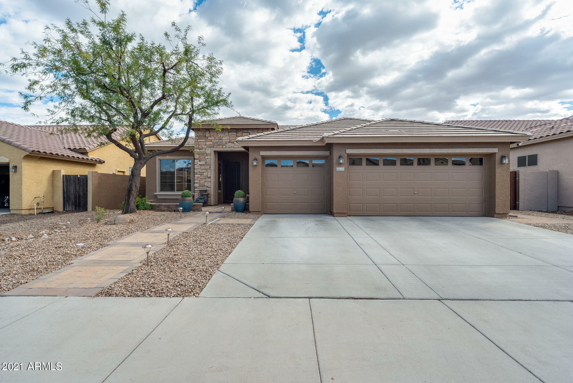 Property Photo:  11951 W Jessie Lane  AZ 85373 