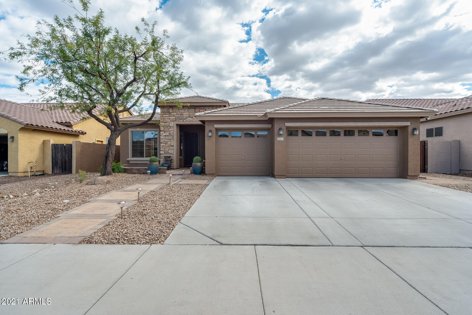 Property Photo:  11951 W Jessie Lane  AZ 85373 