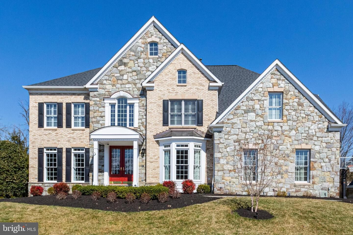 Property Photo: 43288 Clarecastle Drive VA 20152