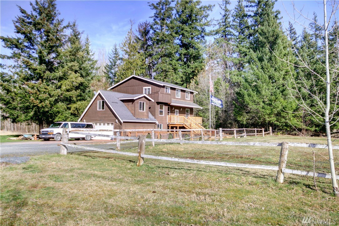 Property Photo:  2554 E Smith Rd  WA 98226 