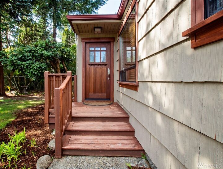 Property Photo:  1722 Ethridge Ave NE  WA 98506 