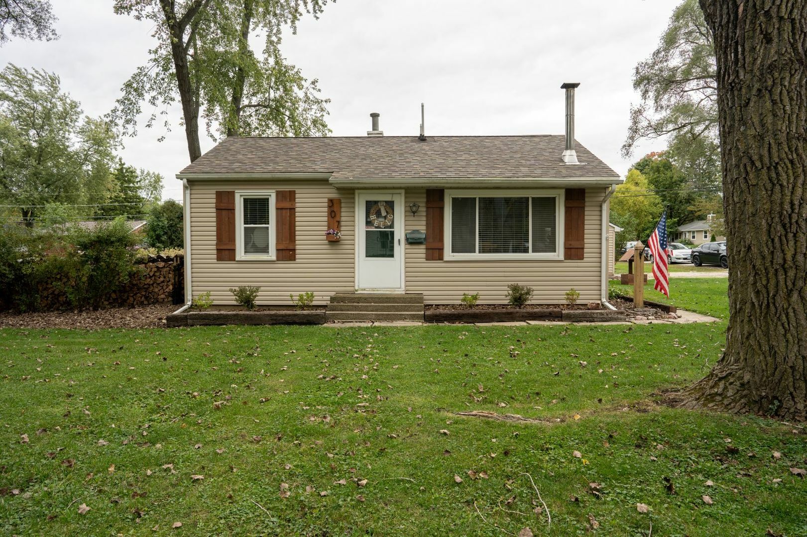 Property Photo:  307 Highland Road  IL 60030 