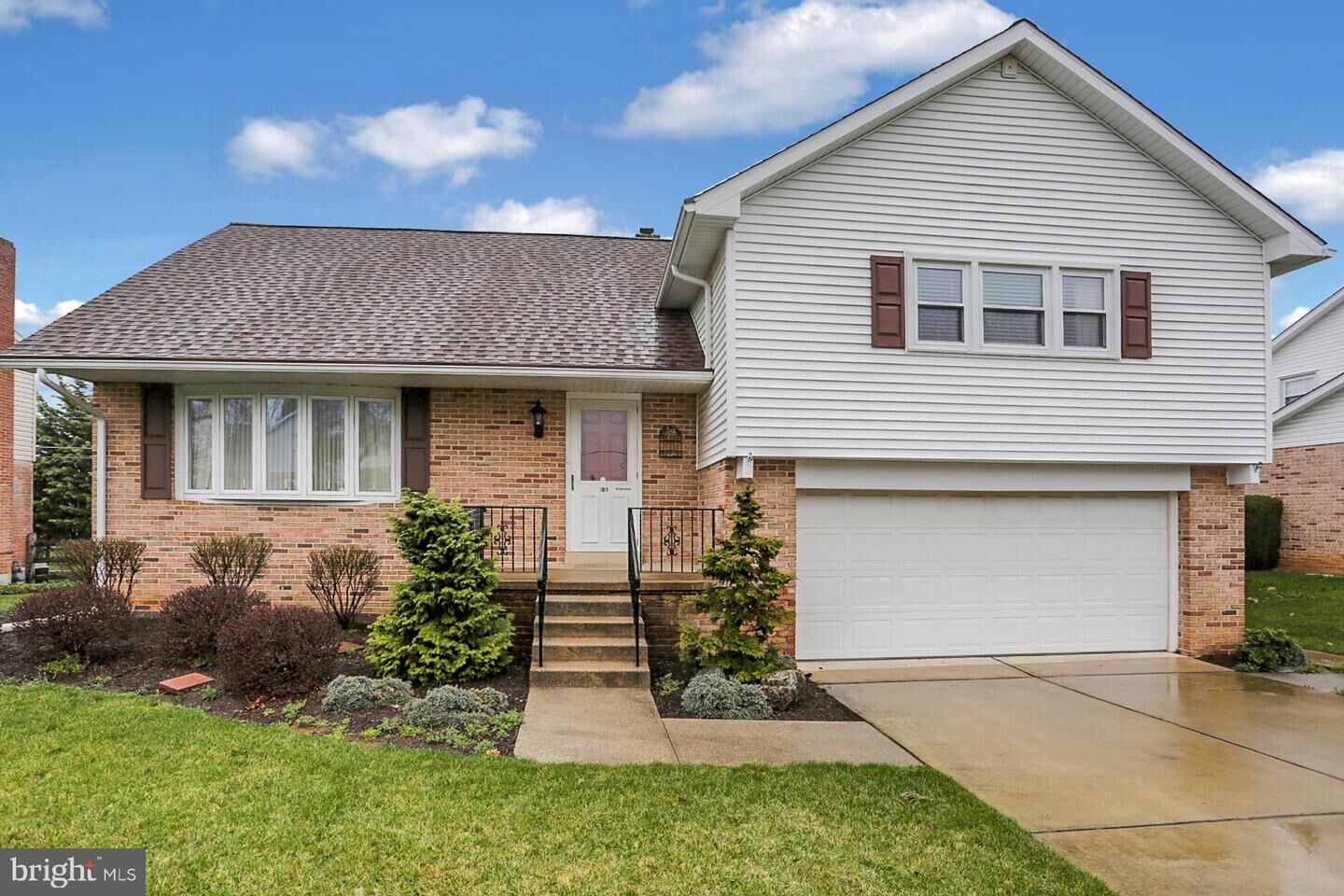 Property Photo: 1411 Whitfield Boulevard PA 19609
