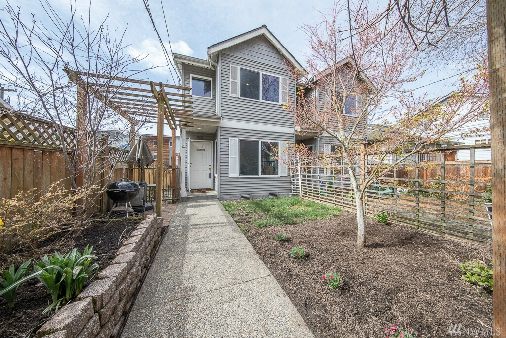 Property Photo:  3651 Courtland Place S  WA 98144 