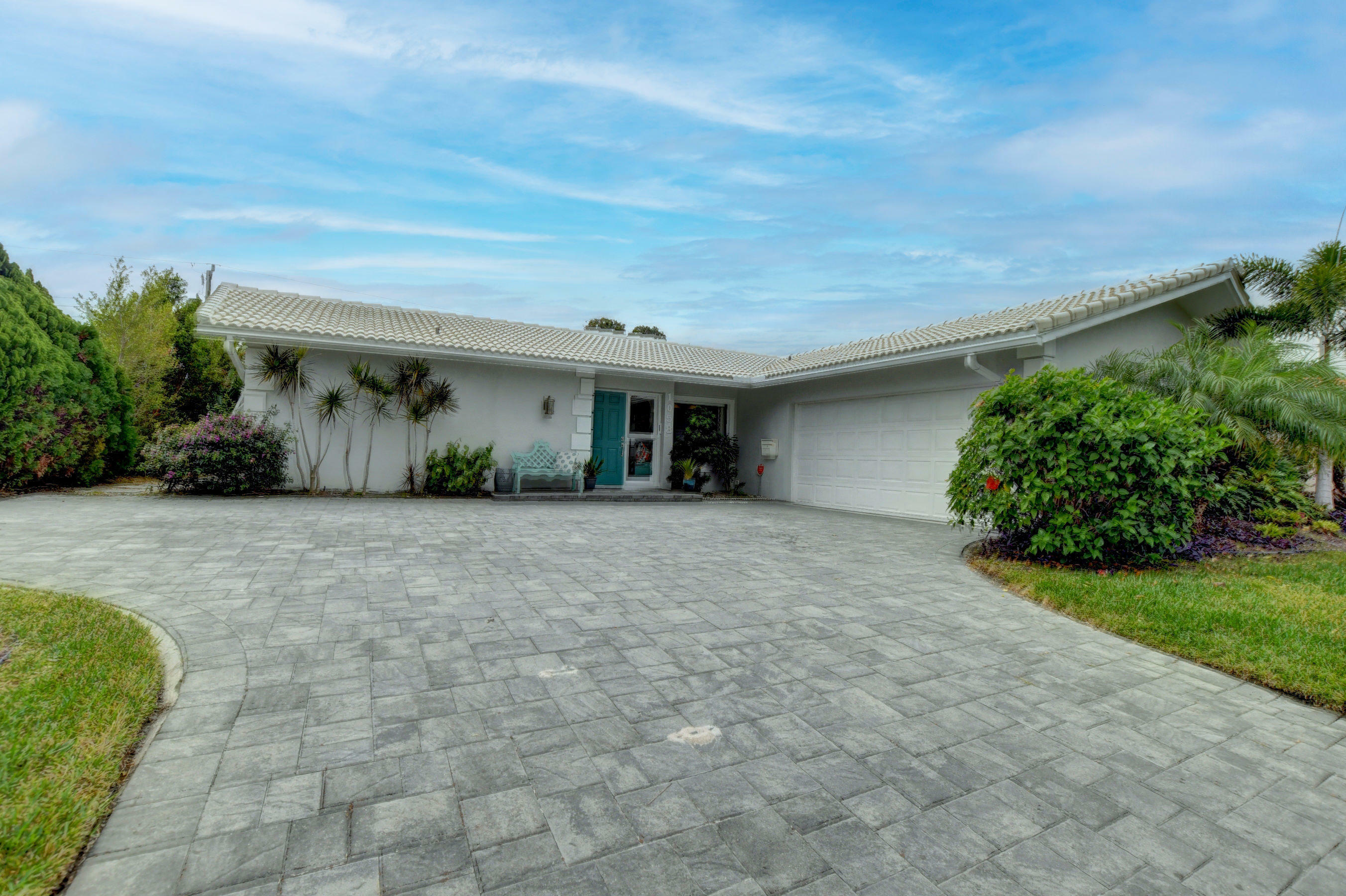 Property Photo: 1058 SW 13th Drive FL 33486
